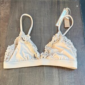 SKIMS Cream Lace Trim Bralette
